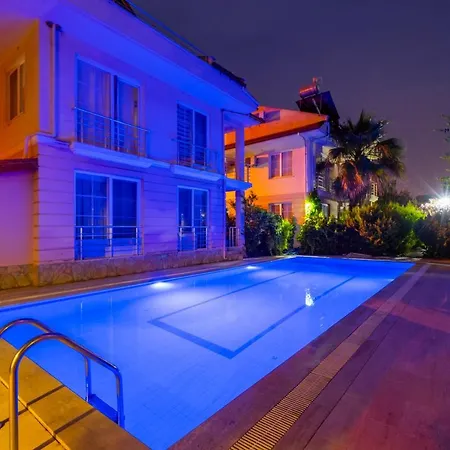 Salazzo Calis Hotel 4*